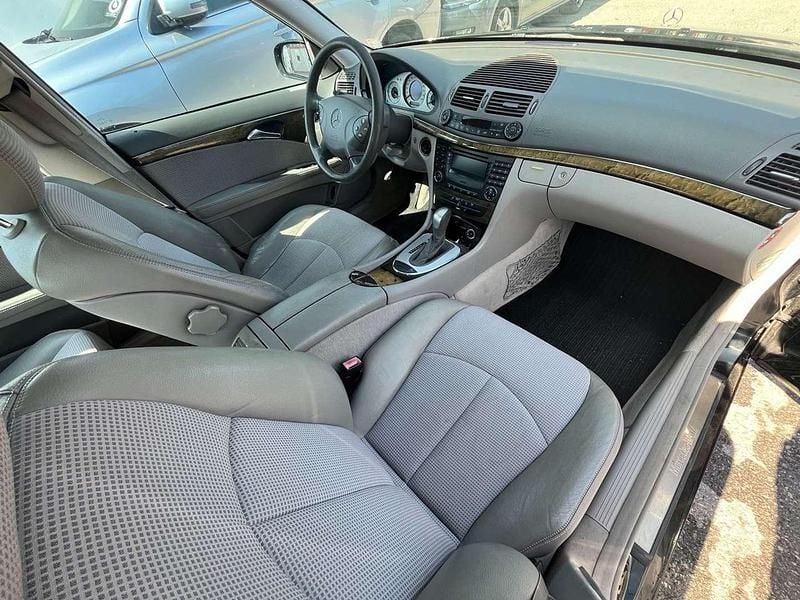 Gebraucht Mercedes E320 Avantgarde 224 PS (164 kW) 2003 Schwarz Limousine
