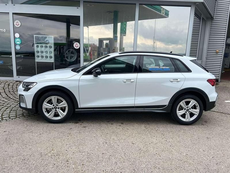 Gebraucht Audi A3 Sport 150 PS (110 kW) 2025 Weiß Kleinwagen