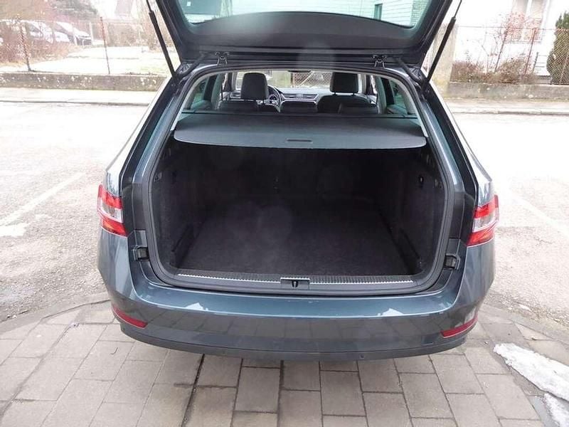 Gebraucht Skoda Superb 120 PS (88 kW) 2020 Grau Kombi