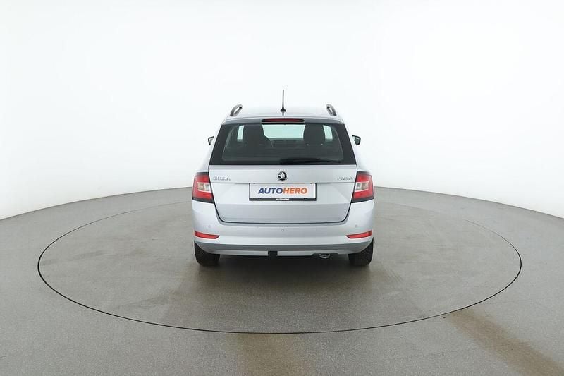 Gebraucht Skoda Fabia Active 75 PS (55 kW) 2019 Grau Kombi