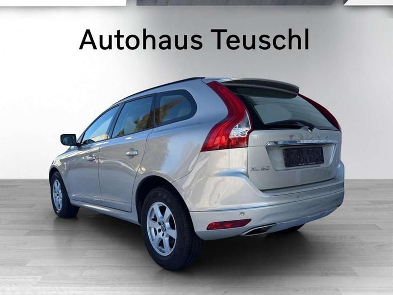 Gebraucht Volvo XC60 Kinetic 190 PS (139 kW) 2017 Beige SUV