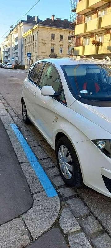 Weiß Gebraucht 2013 Seat Altea XL Van / Kleinbus | € 3.900 (Superpreis) - Bild 1/4