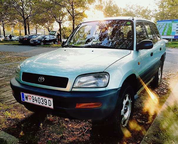 Toyota rav4 sxa11