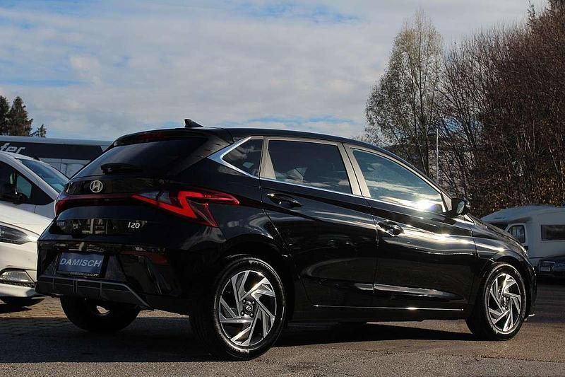 Neu Hyundai i20 GO! 79 PS (58 kW) 2025 Schwarz Limousine