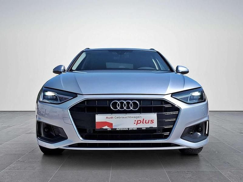 Gebraucht Audi A4 163 PS (119 kW) 2023 Silber  metallic Kombi