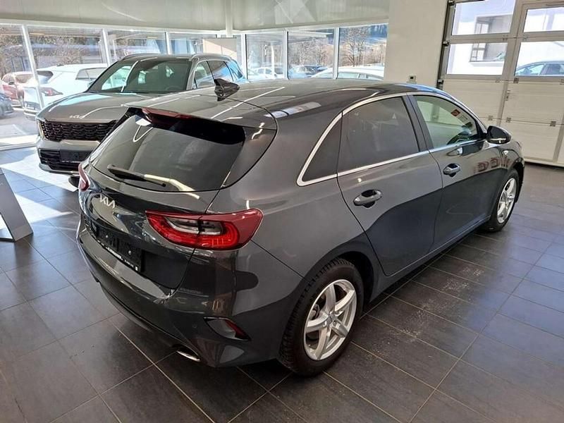 Gebraucht Kia Ceed Silver 101 PS (74 kW) 2024 Grau Kleinwagen