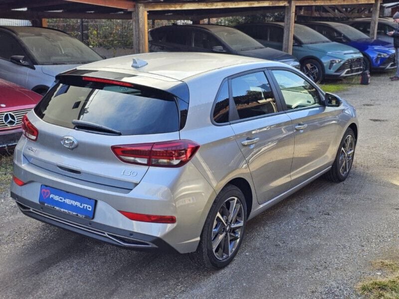 Gebraucht Hyundai i30 GO! 120 PS (88 kW) 2023 Shimmering silver