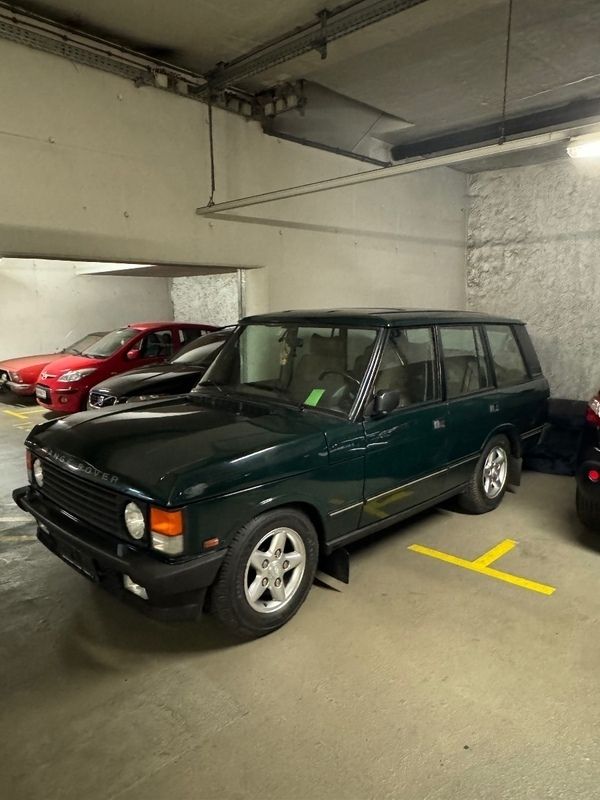 Dunkelgrün Gebraucht 1993 Land Rover Range Rover SUV | € 85.000 - Bild 1/4