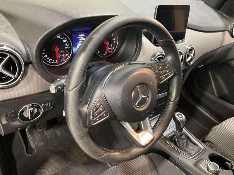 Gebraucht Mercedes B180 109 PS (80 kW) 2017 Grau Van / Kleinbus