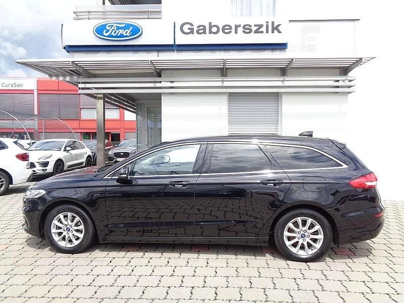 Gebraucht Ford Mondeo Titanium 140 PS (102 kW) 2021 Schwarz Kombi