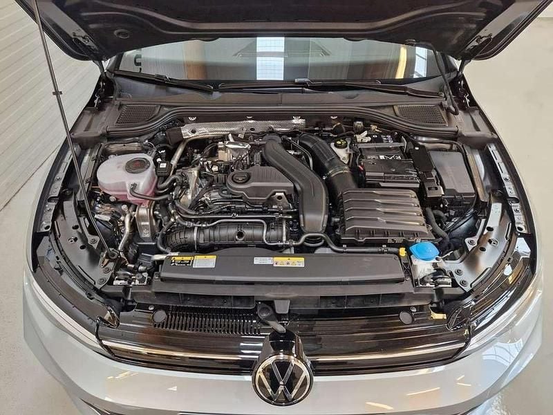 Neu VW Golf VIII Business 116 PS (85 kW) 2025 Silber Kombi
