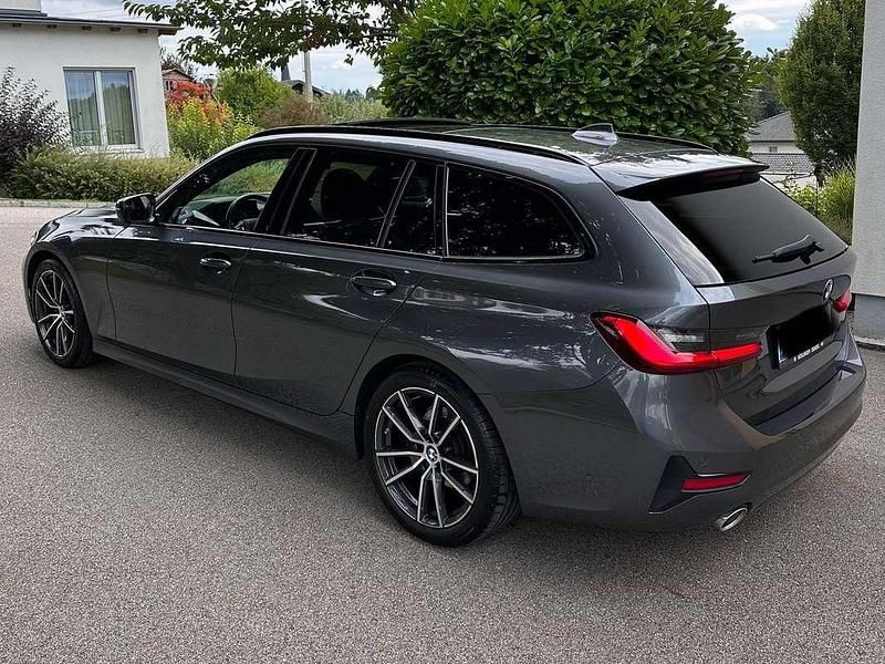 Gebraucht BMW 320 Sport Line 190 PS (139 kW) 2020 Grau Kombi