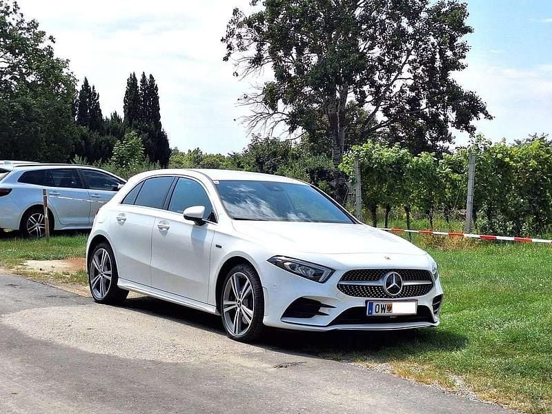 Weiß Gebraucht 2022 Mercedes A250 Advantage Limousine | € 25.950 (Superpreis) - Bild 1/4
