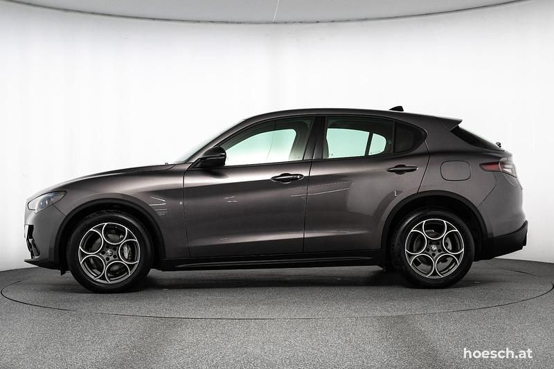Gebraucht Alfa Romeo Stelvio Sprint 160 PS (117 kW) 2023 Grau SUV