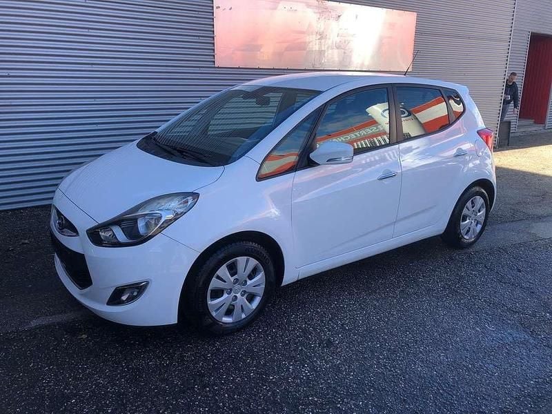Gebraucht Hyundai ix20 Comfort 90 PS (66 kW) 2012 Weiß Kleinwagen