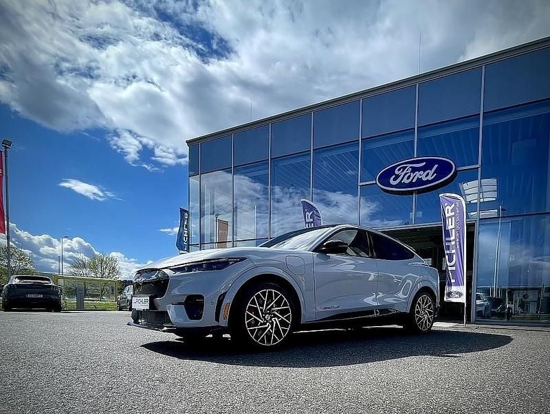 Gebraucht Ford Mustang Mach-E GT 358 kW (487 PS) 2024 Space white metallic SUV