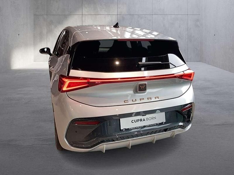 Neu Cupra Born e-Boost 169 kW (231 PS) 2025 Silber  metallic Kleinwagen