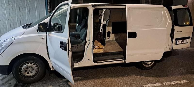 Gebraucht Hyundai H-1 116 PS (85 kW) 2012 Weiß Van / Kleinbus