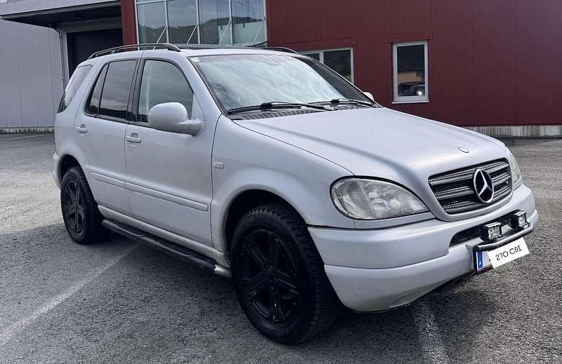 Gebraucht Mercedes ML270 163 PS (119 kW) 2003 SUV