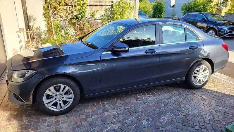 Gebraucht Mercedes C180 116 PS (85 kW) 2015 Grau Limousine