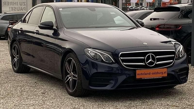 Gebraucht Mercedes E220 Night 194 PS (142 kW) 2019 Blau Limousine