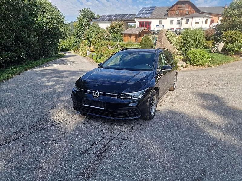 Gebraucht VW Golf VIII Life 150 PS (110 kW) 2021 Schwarz Kombi