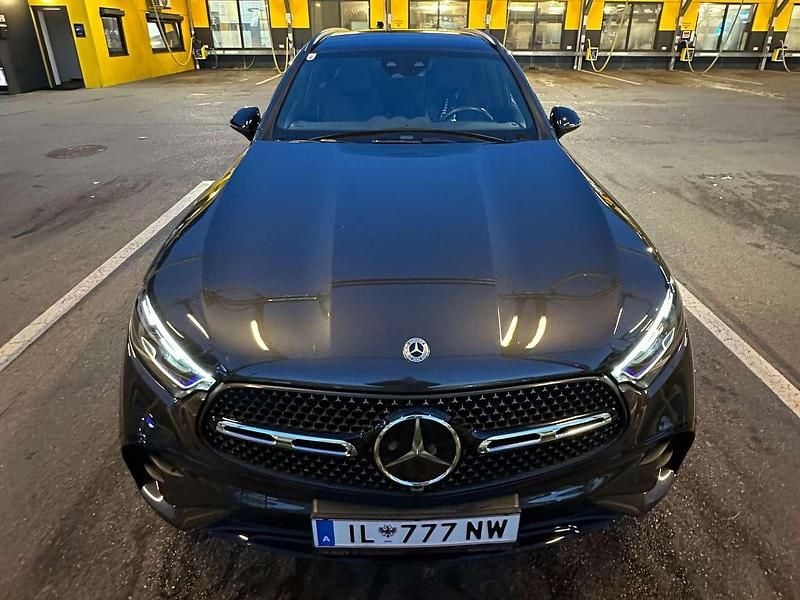 Grau Gebraucht 2024 Mercedes GLC300 SUV | € 59.900 (Etwas zu teuer) - Bild 1/4