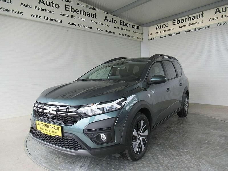 Grün Neu 2025 Dacia Jogger Expression Van / Kleinbus | € 24.670 (Teuer) - Bild 1/4