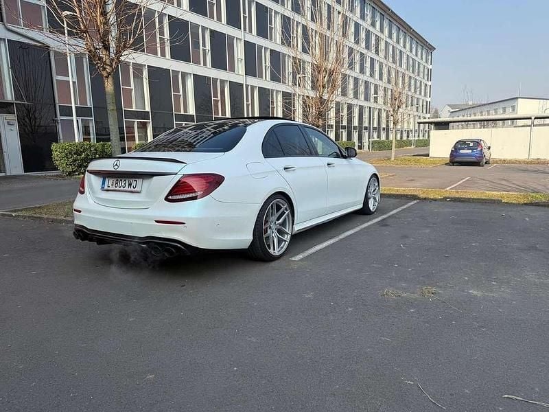 Gebraucht Mercedes E400 Avantgarde 333 PS (244 kW) 2017 Schwarz Limousine