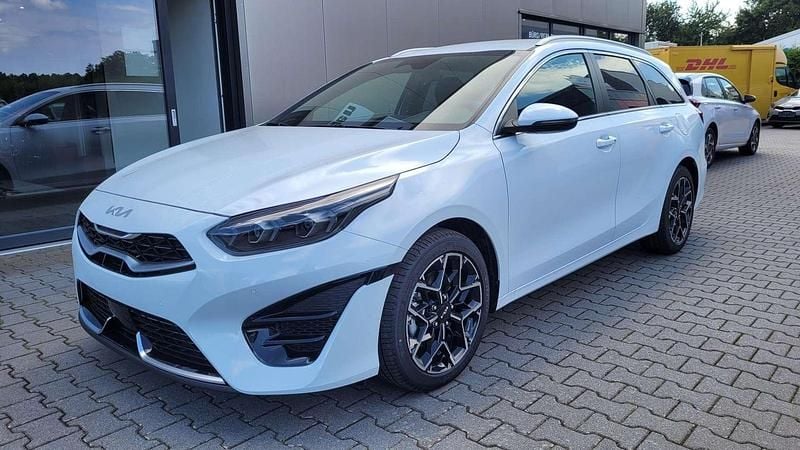Neu Kia Ceed Sportswagon GT-Line 140 PS (102 kW) 2025 Weiß Kombi