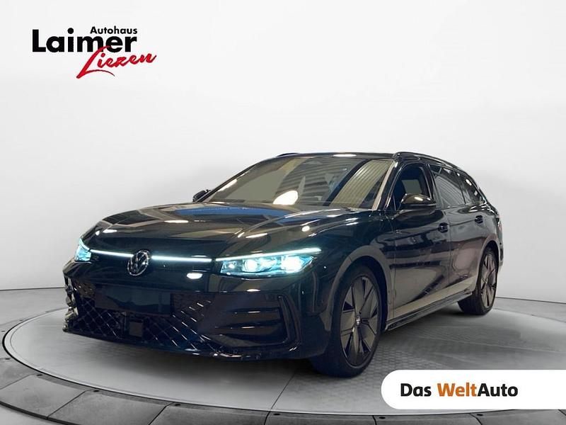 Schwarz metallic Neu 2025 VW Passat Sport Kombi | € 57.900 (Etwas zu teuer) - Bild 1/4