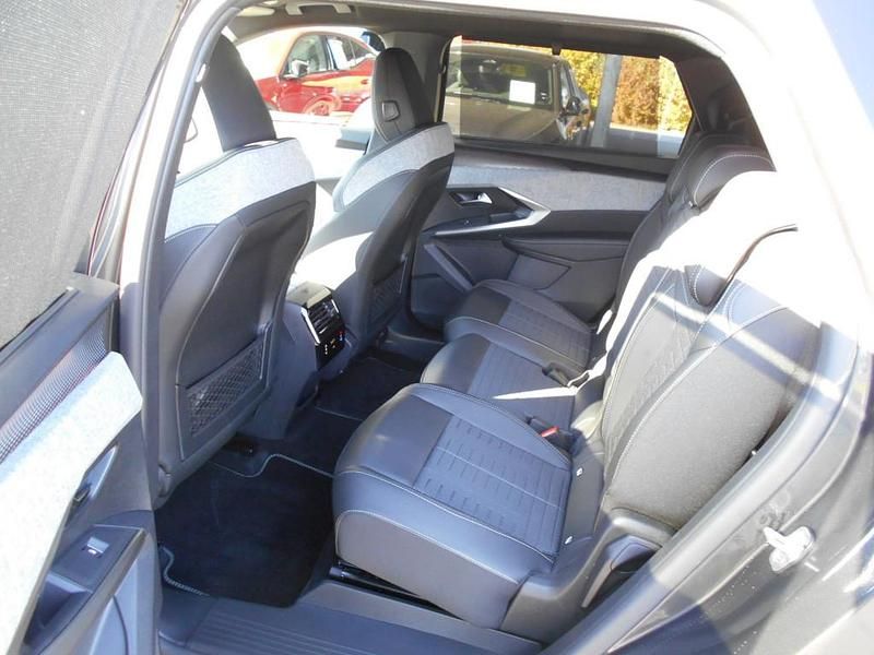 Neu Peugeot 5008 GT 136 PS (100 kW) 2025 SUV