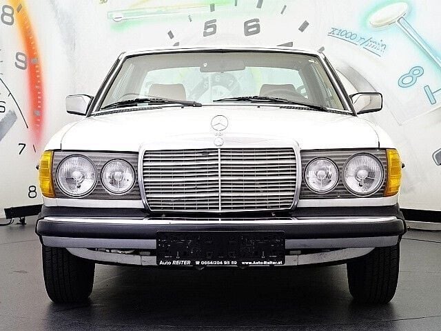 Gebraucht Mercedes 300 125 PS (91 kW) 1985 Weiss Coupé