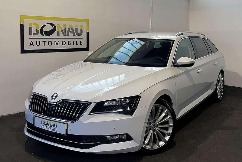 Weiß Gebraucht 2016 Skoda Superb Style Kombi | € 18.990 (Fairer Preis) - Bild 1/4