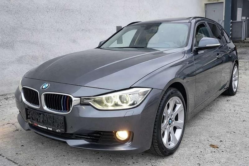 Gebraucht BMW 330 Sport Line 258 PS (189 kW) 2013 Grau Kombi