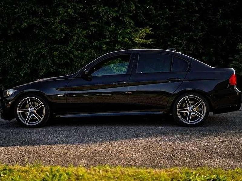 Schwarz Gebraucht 2009 BMW 320 M Sport Limousine | € 8.940 (Guter Preis) - Bild 1/4