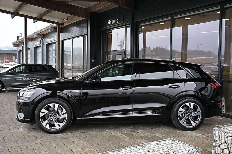 Gebraucht Audi e-tron S-Line 300 kW (408 PS) 2022 Schwarz SUV