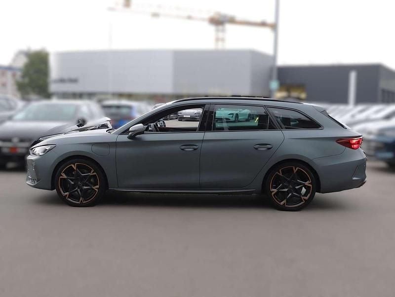 Neu Cupra Leon VZ 177 PS (130 kW) 2025 Grau Limousine