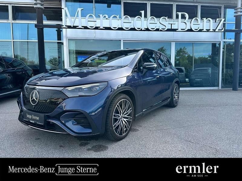 Gebraucht Mercedes EQE350 AMG Line Premium Plus 214 kW (292 PS) 2024 Blau SUV