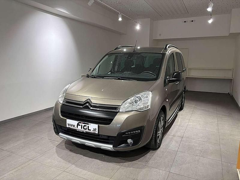 Gebraucht Citroën Berlingo XTR 99 PS (72 kW) 2017 Braun Van / Kleinbus