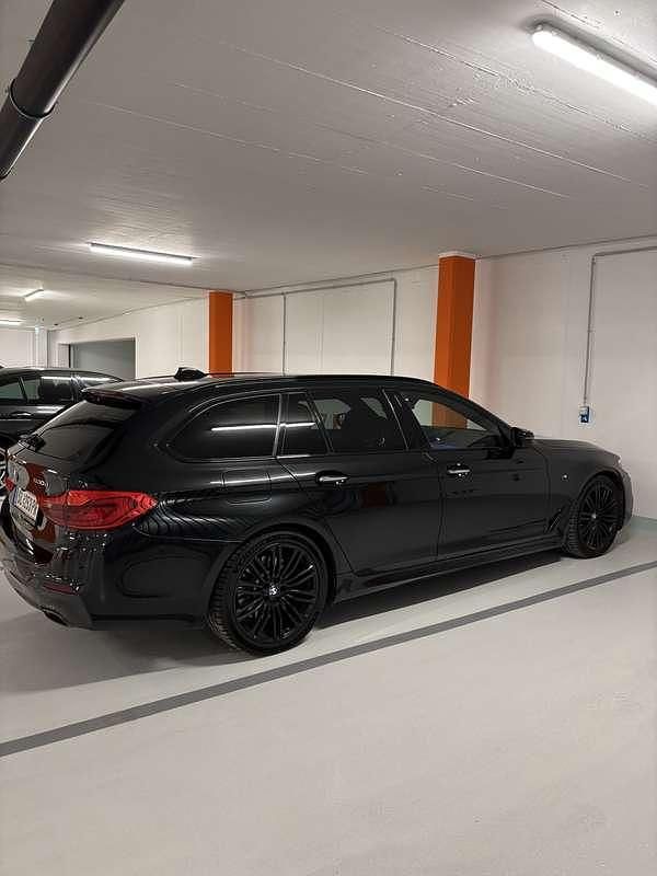 Gebraucht BMW 530 M Sport 265 PS (194 kW) 2018 Schwarz Kombi