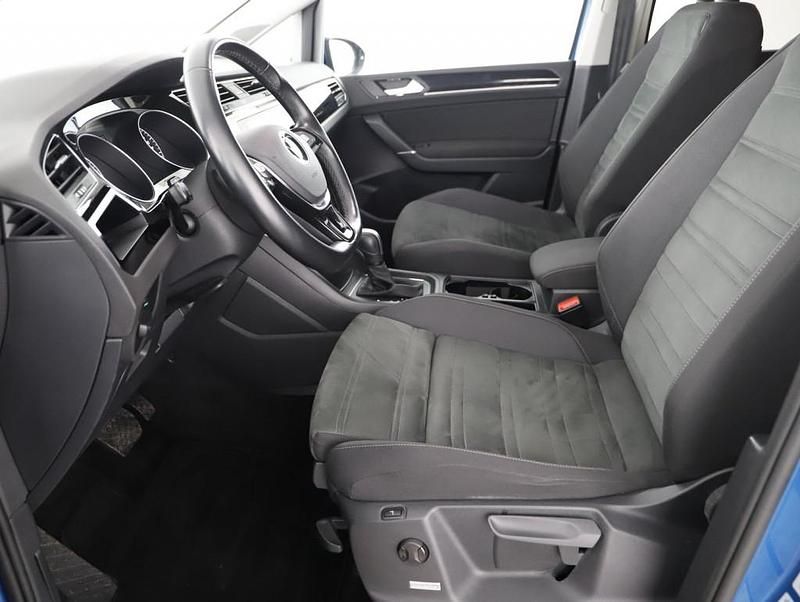 Gebraucht VW Touran 150 PS (110 kW) 2022 Dunkelblau  metallic Van / Kleinbus