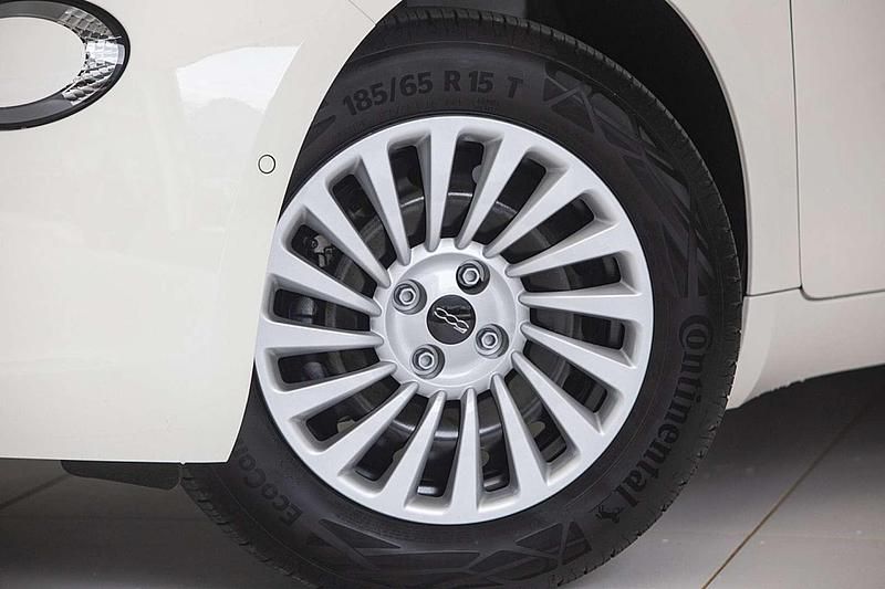 Gebraucht Fiat 500e 86 kW (118 PS) 2023 Weiß Limousine