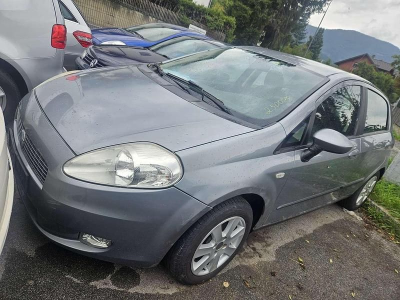 Grau Gebraucht 2007 Fiat Punto Active Kleinwagen | € 2.000 - Bild 1/4