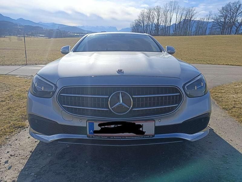 Gebraucht Mercedes E220 200 PS (147 kW) 2022 Limousine