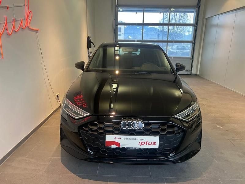 Neu Audi A3 116 PS (85 kW) 2026 Schwarz  normal