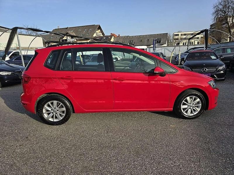 Gebraucht VW Golf VII 110 PS (80 kW) 2016 Rot Limousine