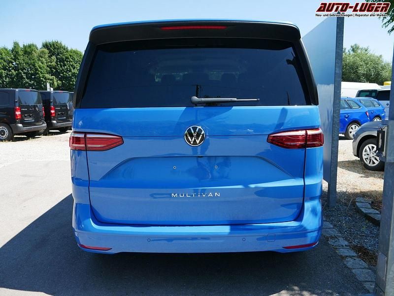 Neu VW Multivan Life 2025 Medium blue metallic Van
