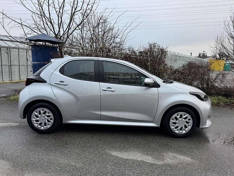 Gebraucht Toyota Yaris Active 72 PS (52 kW) 2021 Silber Limousine