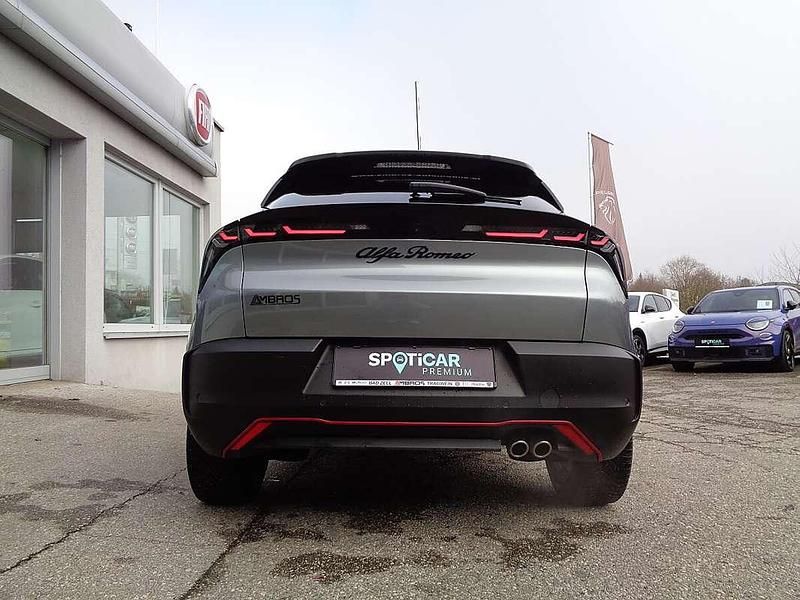 Gebraucht Alfa Romeo Junior 136 PS (100 kW) 2025 Grau SUV